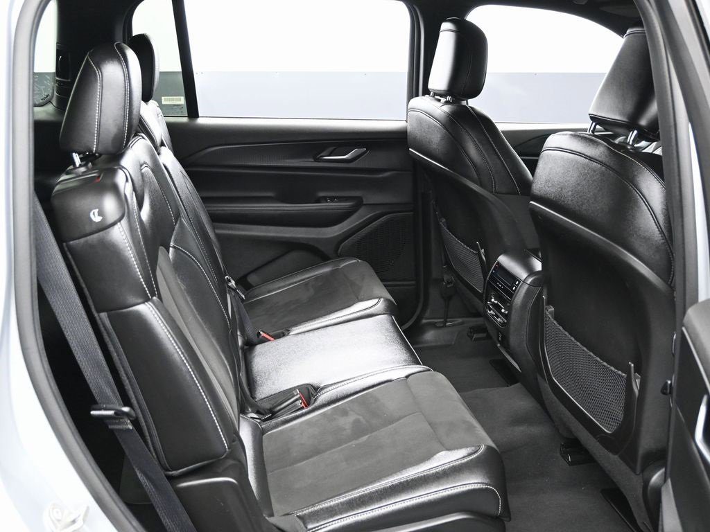 Used 2024 Jeep Grand Cherokee L Laredo image 33