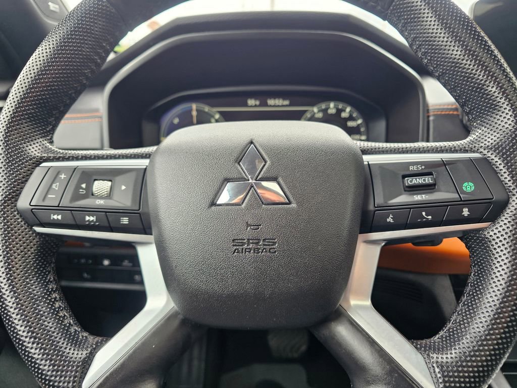 Used 2023 Mitsubishi Outlander SEL AWD/4WD image 19