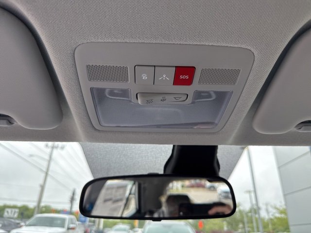 Used 2025 Hyundai Venue Limited image 43