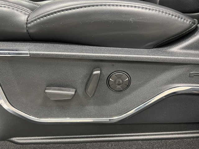 Used 2025 Ford F450 Platinum w/ FX4 Off-Road Package image 24