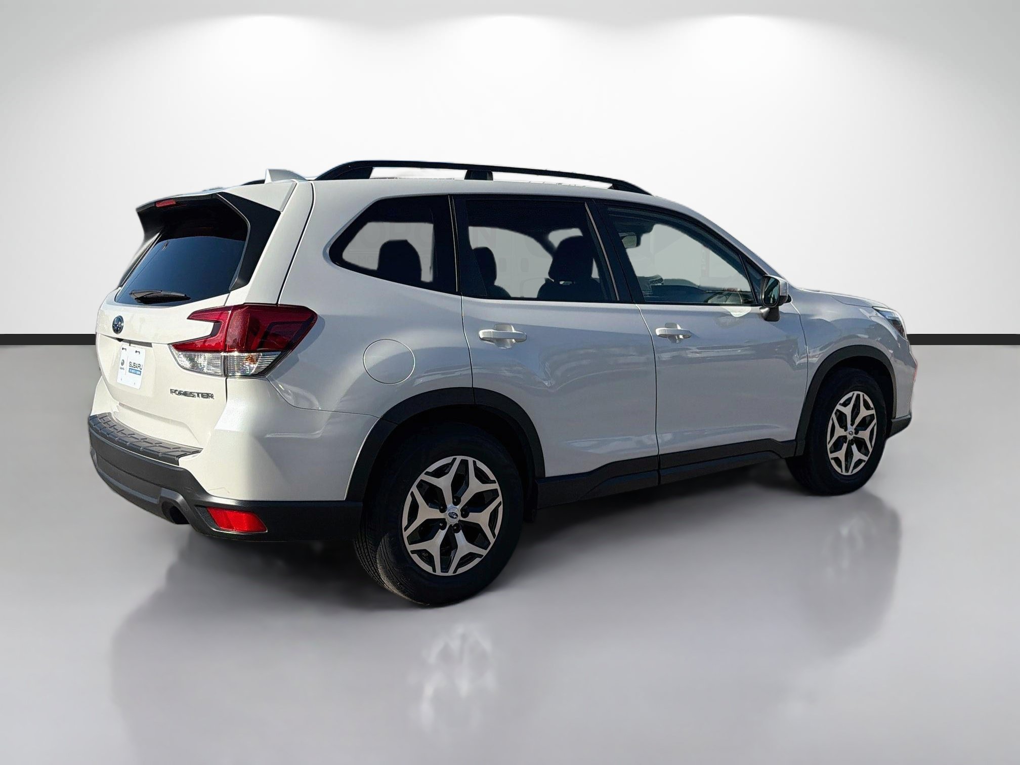 Used 2020 Subaru Forester Premium AWD/4WD image 3