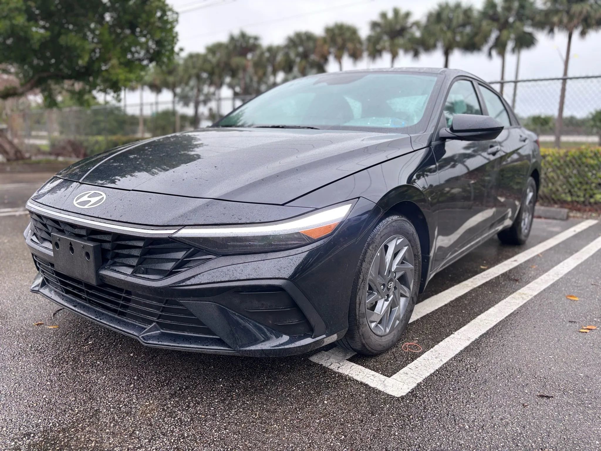 Used 2024 Hyundai Elantra SEL image 3