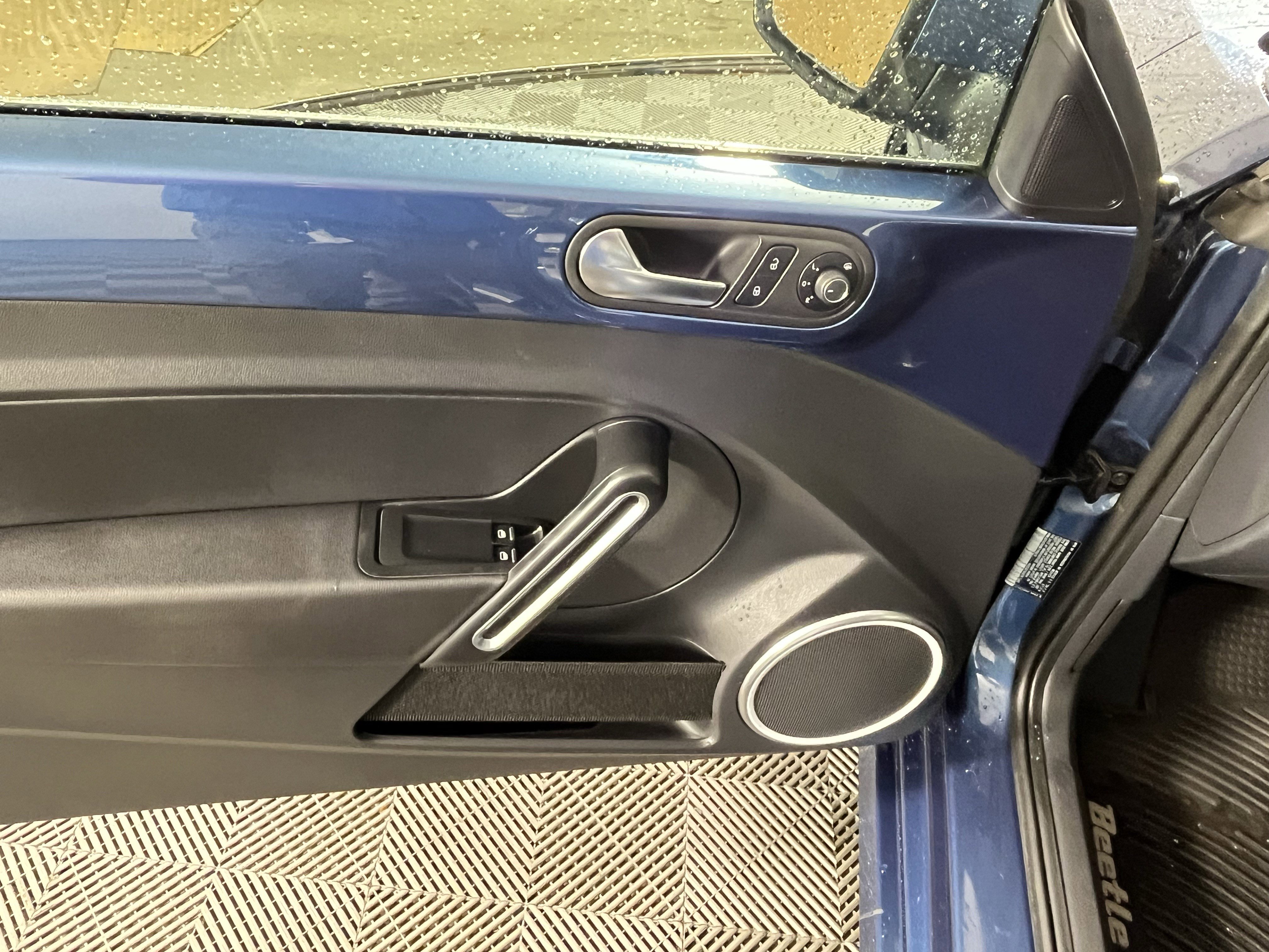 Used 2019 Volkswagen Beetle 2.0T SE image 16