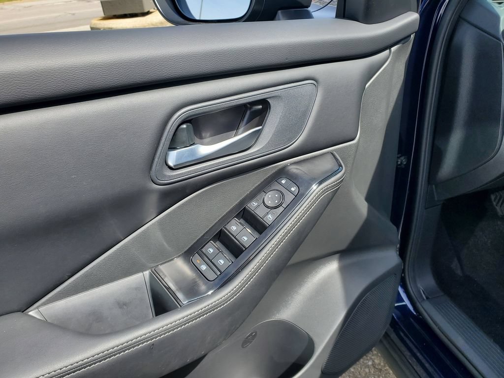 New 2026 Nissan Rogue SV AWD/4WD image 14