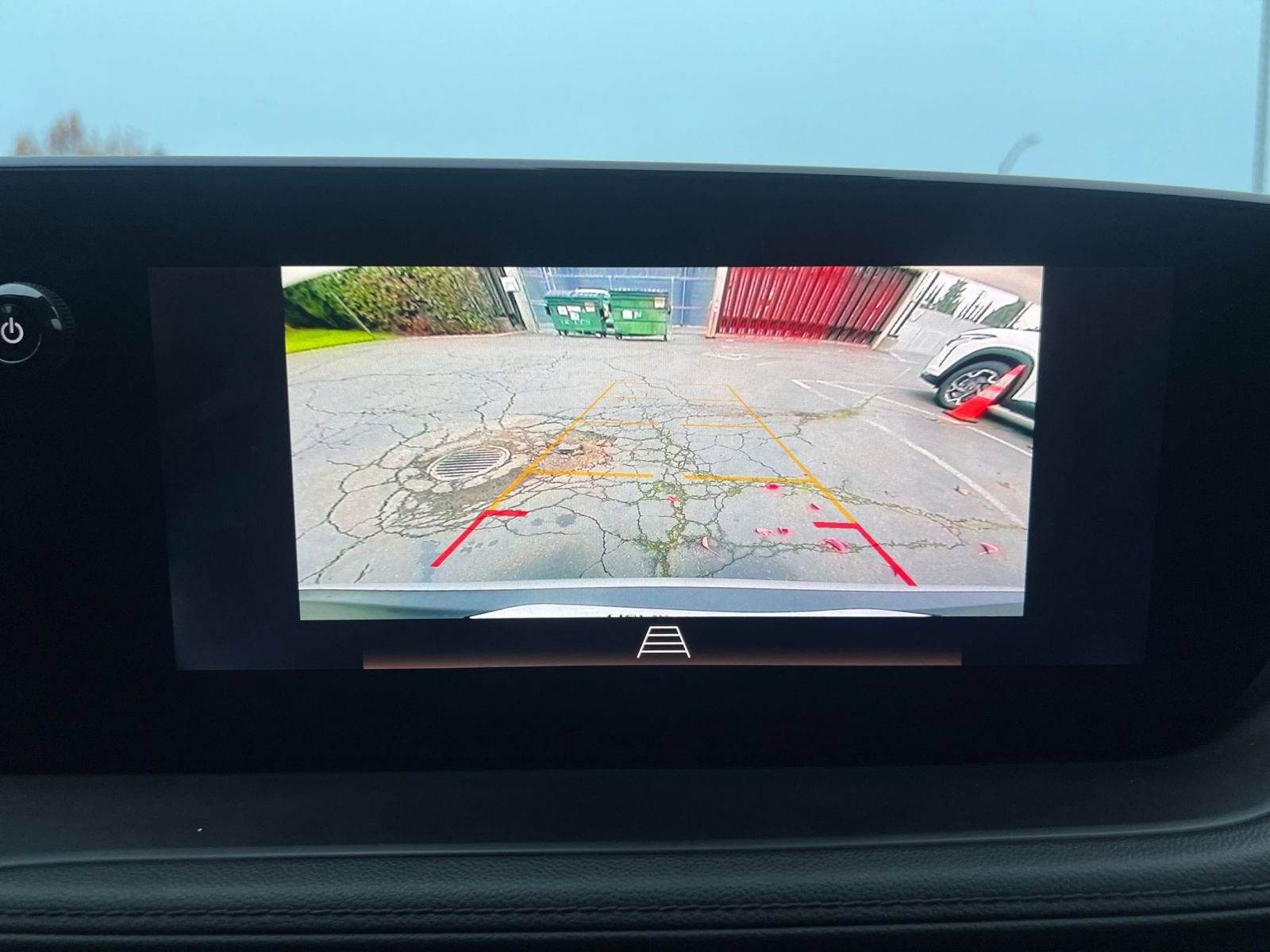 Used 2025 Buick Encore GX Preferred image 17