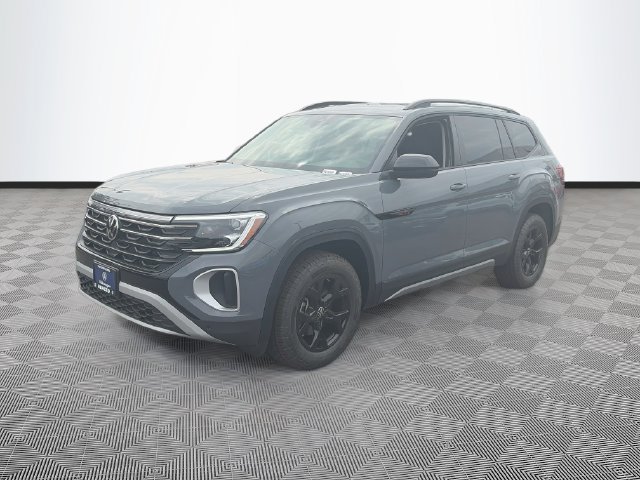 New 2026 Volkswagen Atlas Peak Edition AWD/4WD image 3