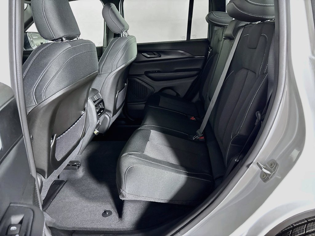 New 2026 Jeep Grand Cherokee Laredo X AWD/4WD image 20