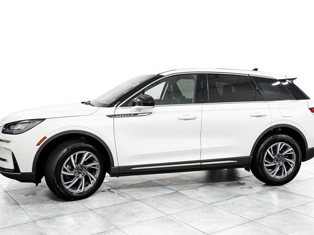 Used 2024 Lincoln Corsair AWD image 4