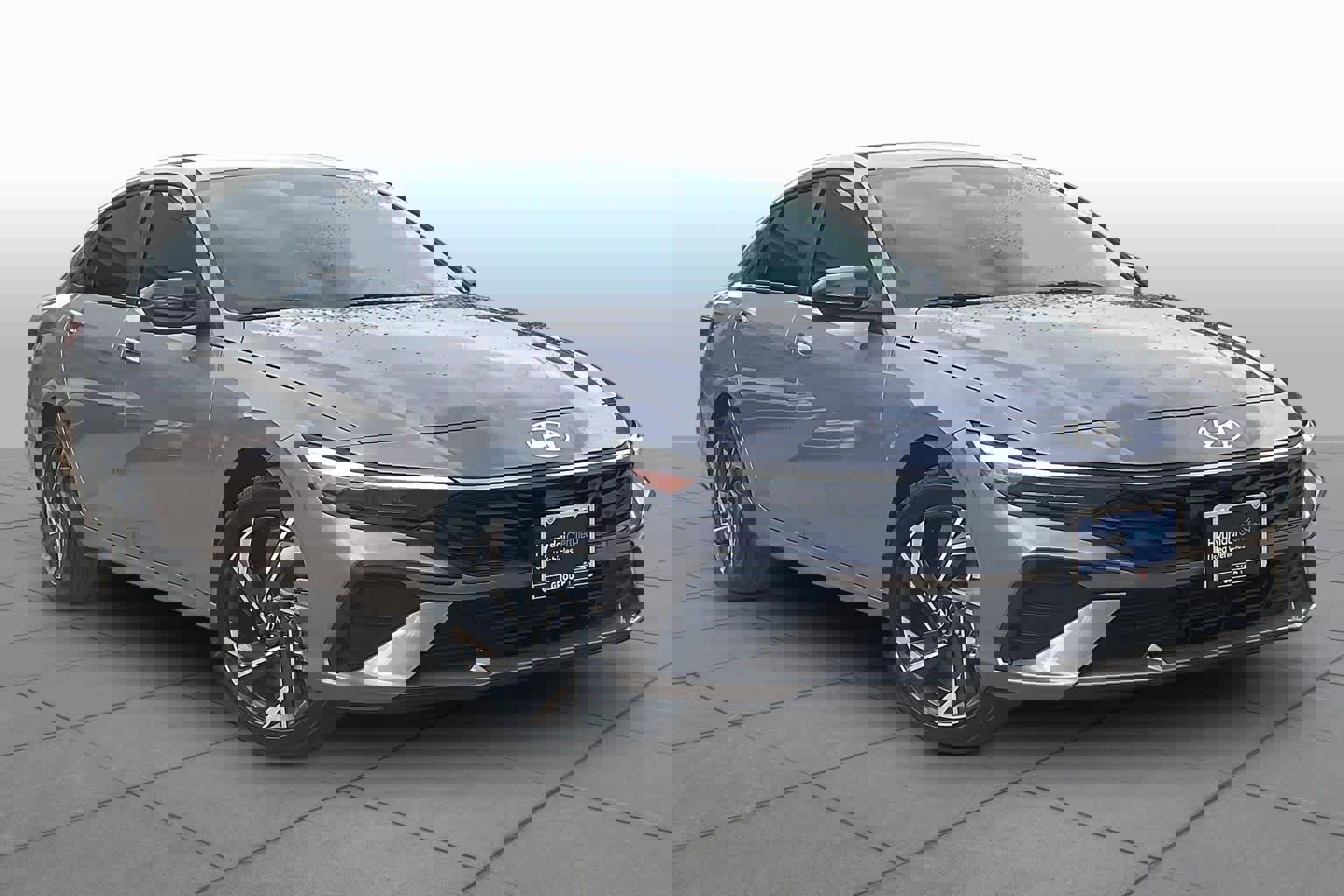 Certified 2025 Hyundai Elantra Sport image 3