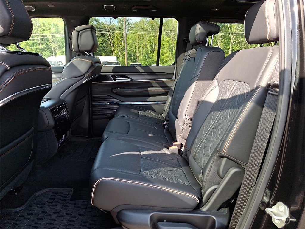 Used 2024 Jeep Grand Wagoneer Series III w/ Quick Order Packagew 28T image 10