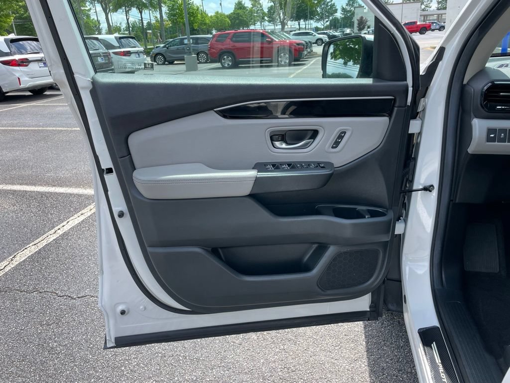 Certified 2025 Honda Pilot EX-L image 24