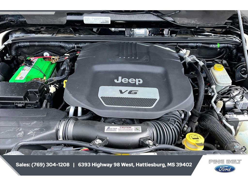 Used 2015 Jeep Wrangler Unlimited Sahara w/ Connectivity Group image 8