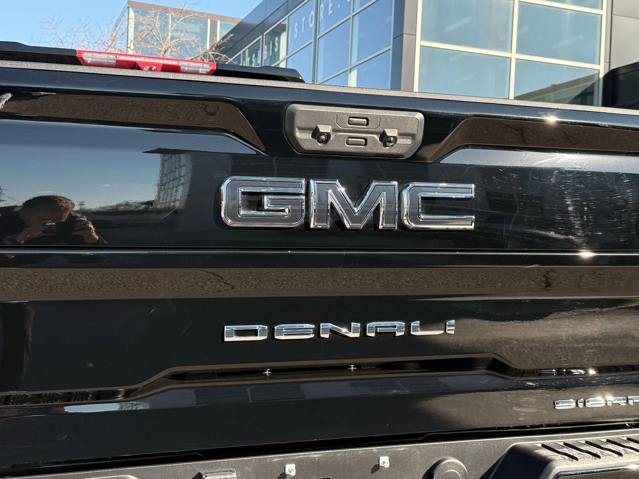Used 2025 GMC Sierra 2500 Denali Ultimate image 12