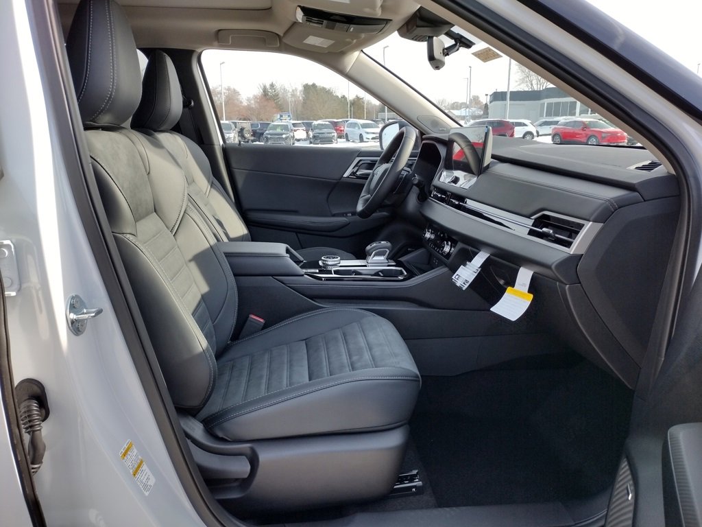New 2026 Mitsubishi Outlander Trail Edition image 13