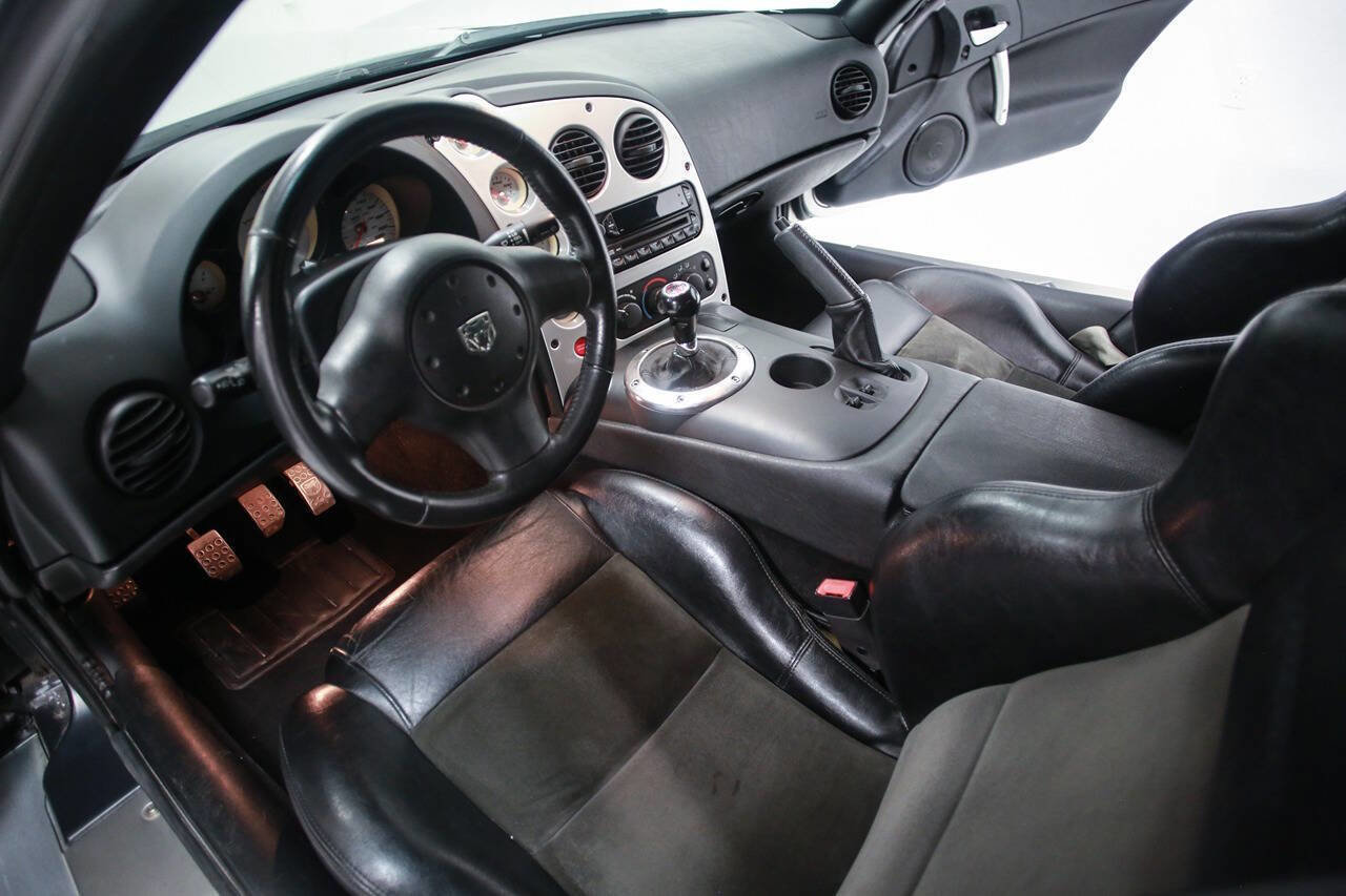 Used 2003 Dodge Viper SRT-10 RWD image 19