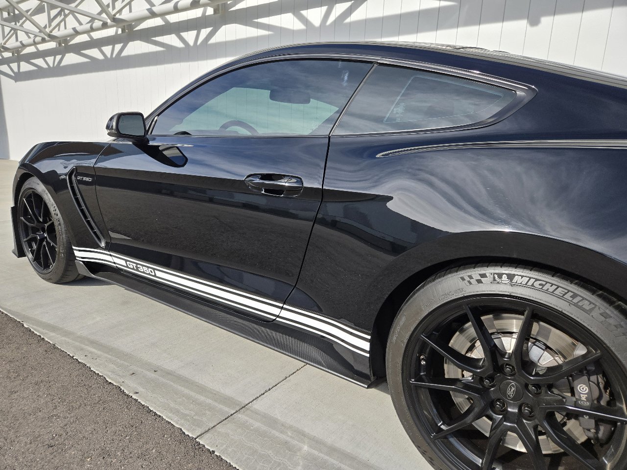 Used 2019 Ford Mustang Shelby GT350 w/ Technology Package image 24