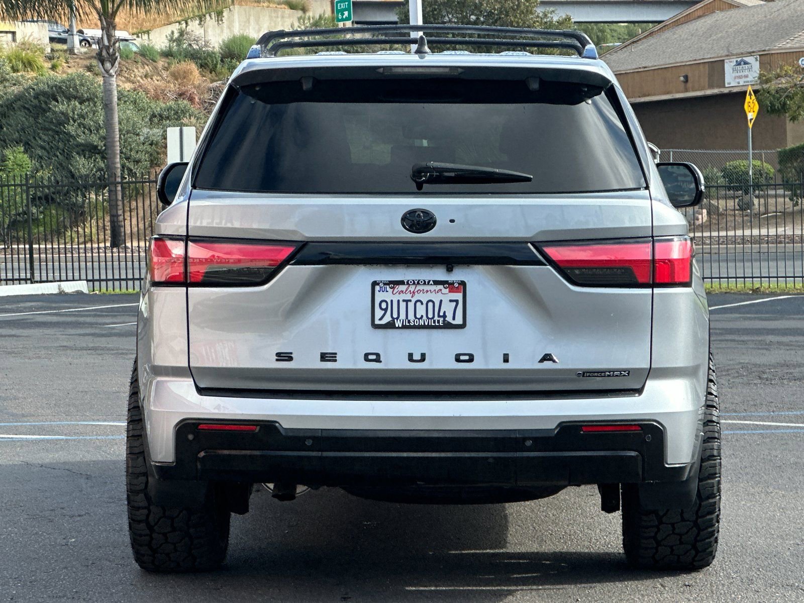 Used 2025 Toyota Sequoia Platinum AWD/4WD image 4