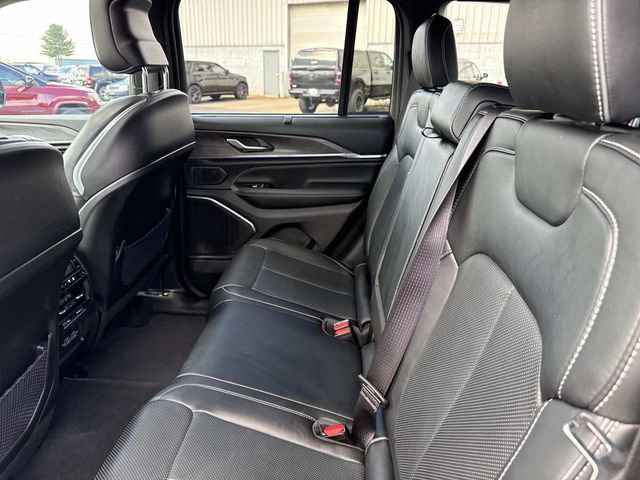 Used 2024 Jeep Grand Cherokee Overland w/ Luxury Tech Group IV AWD/4WD image 26