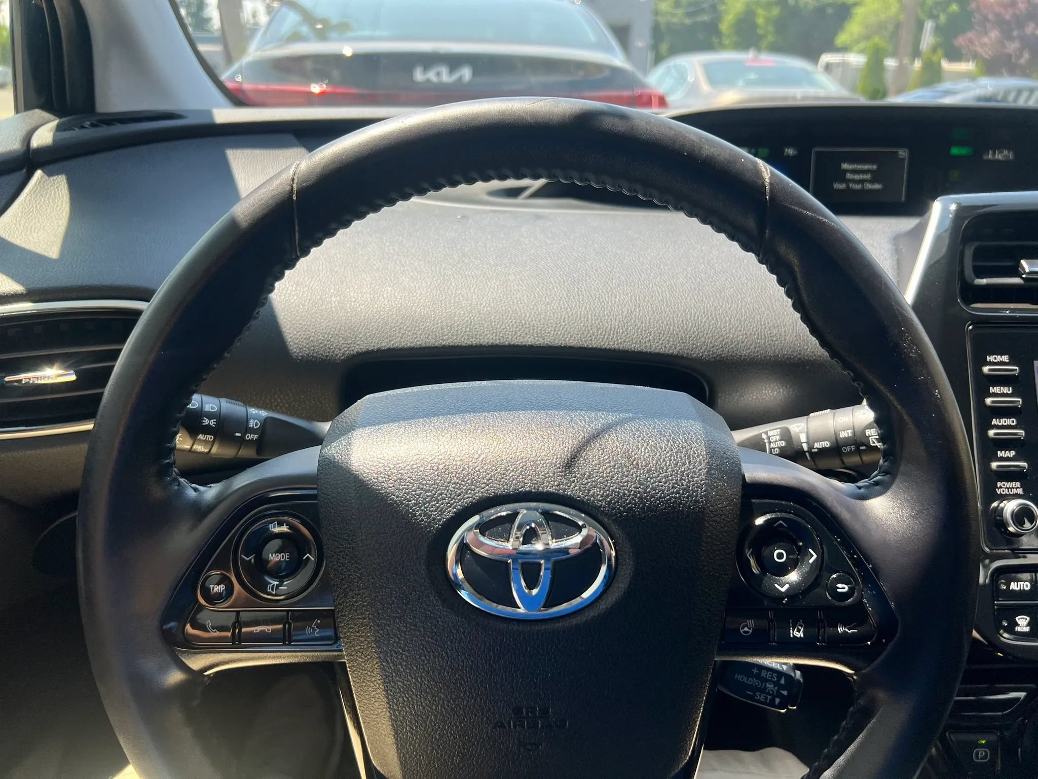 Used 2022 Toyota Prius XLE FWD image 16