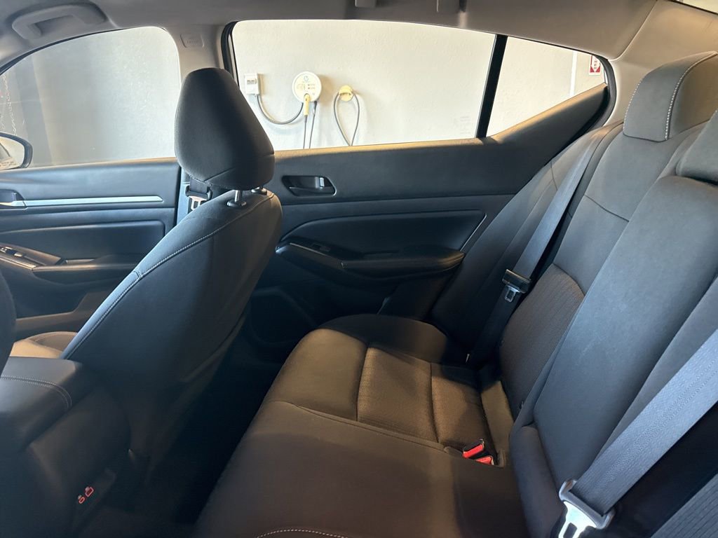Used 2023 Nissan Altima 2.5 SV image 11