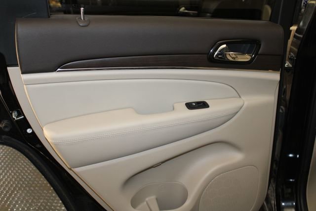 Used 2021 Jeep Grand Cherokee Overland AWD/4WD image 15