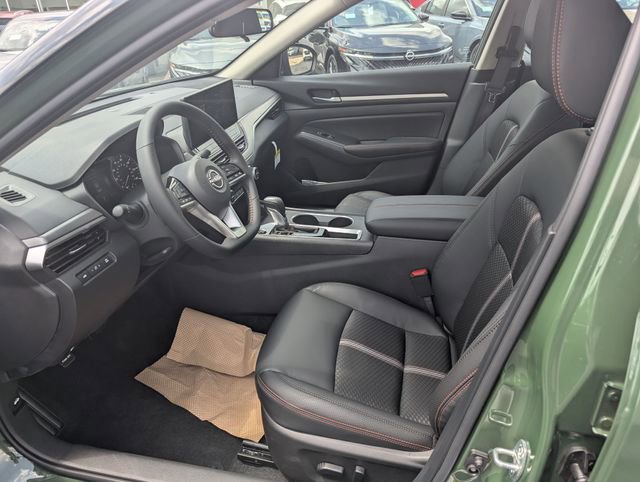 New 2026 Nissan Altima 2.5 SR w/ SR Midnight Edition Package FWD image 14