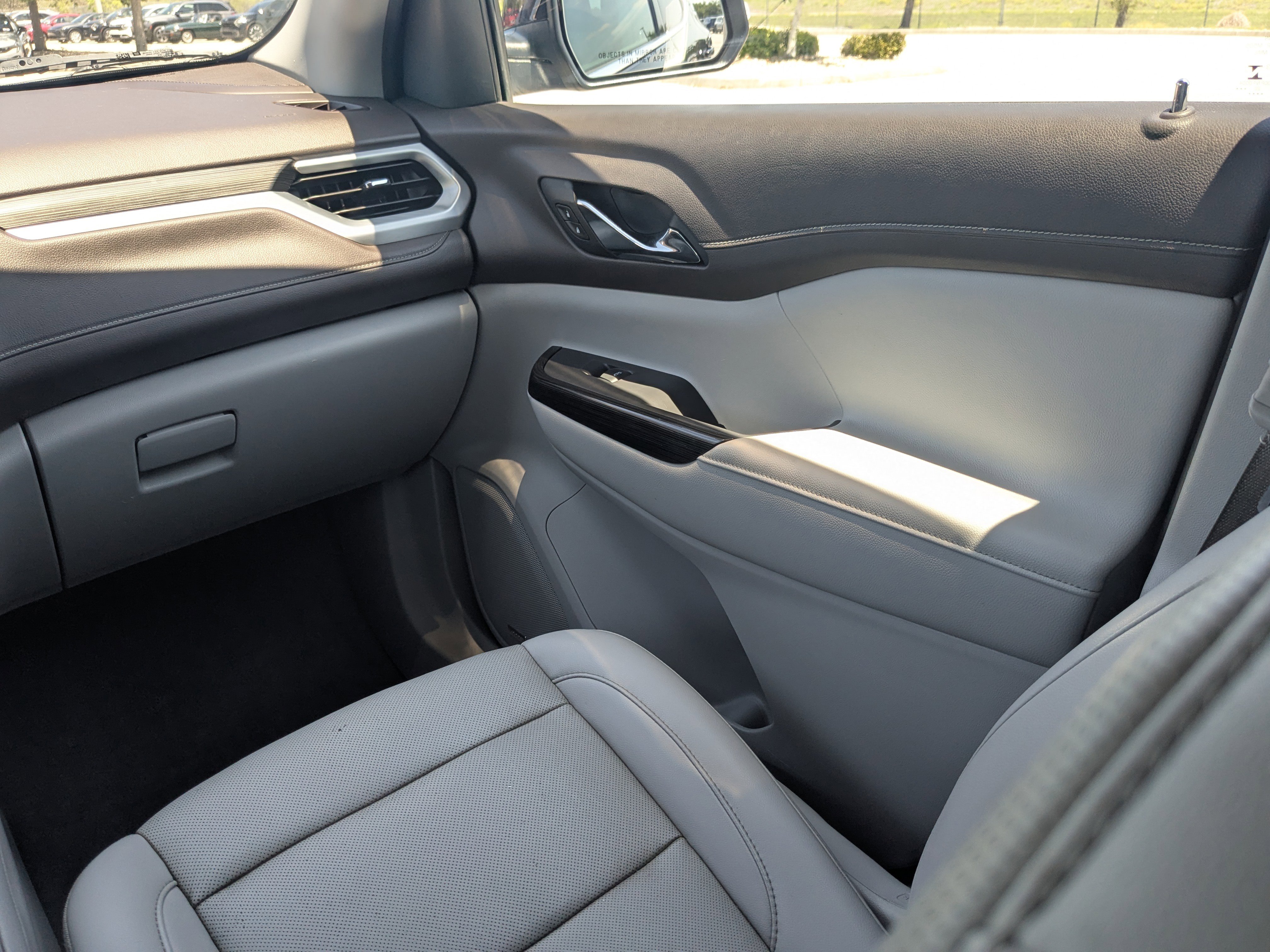 Used 2021 GMC Acadia SLT w/ Premium Package image 23