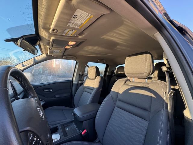 Used 2024 Nissan Frontier SV w/ SV Convenience Package image 13