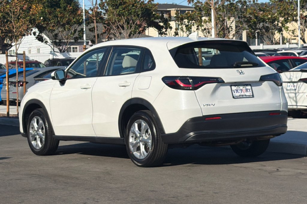 Certified 2024 Honda HR-V LX image 6