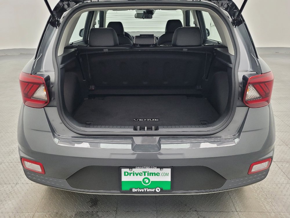 Used 2025 Hyundai Venue Limited image 29