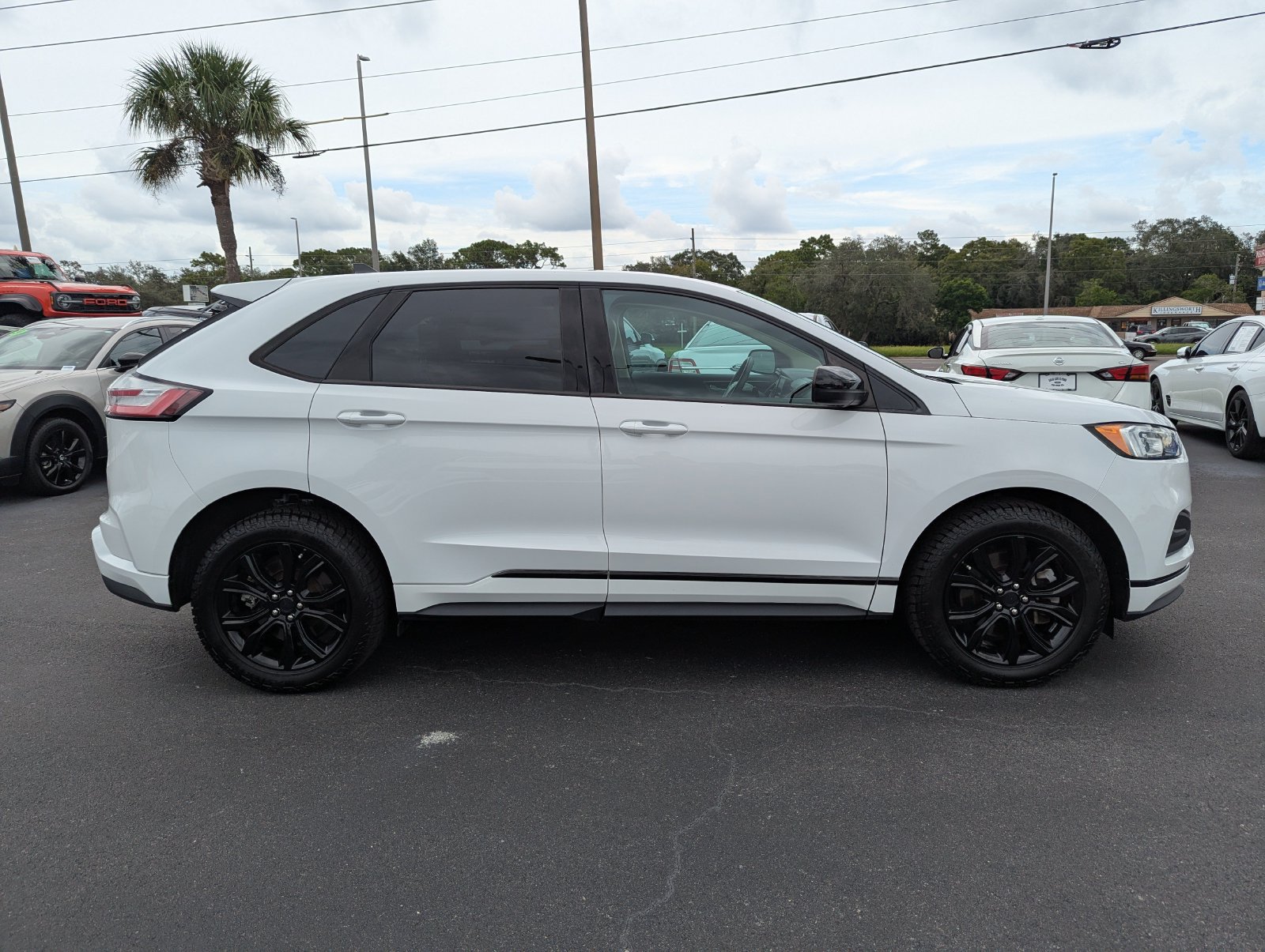 Used 2022 Ford Edge SE w/ Black Appearance Package AWD/4WD image 3