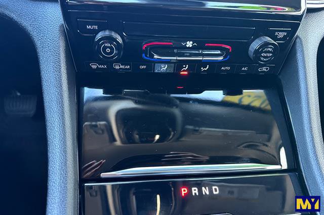 Used 2023 Jeep Grand Cherokee L Laredo w/ Trailer Tow Group (B) image 27