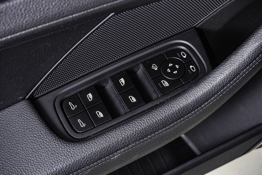 Certified 2023 Porsche Panamera 4 AWD/4WD image 26