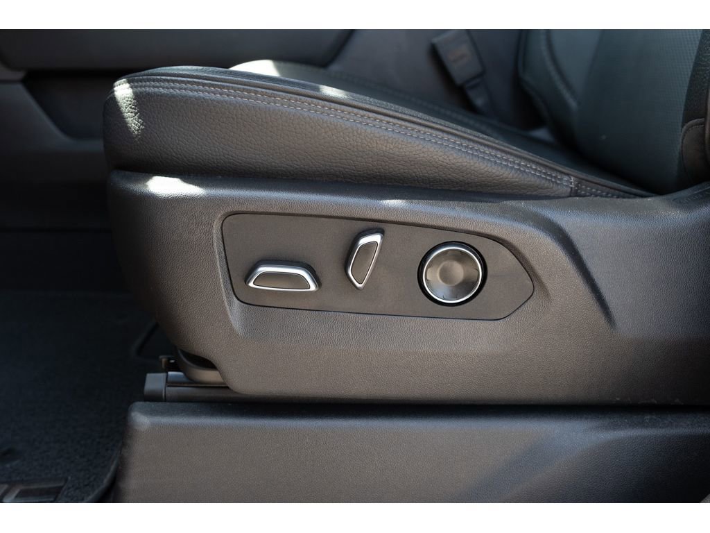 Used 2025 GMC Sierra 1500 Denali image 14