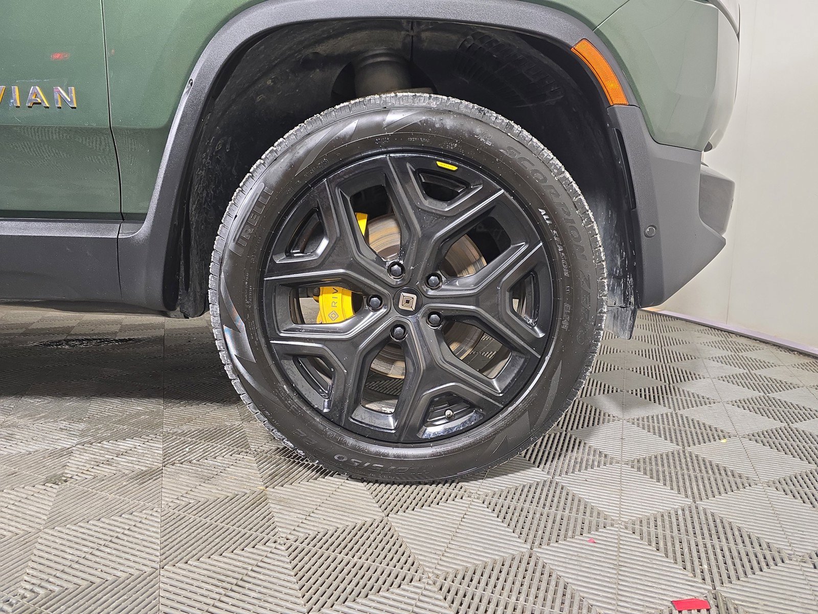Used 2022 Rivian R1T Launch Edition image 11