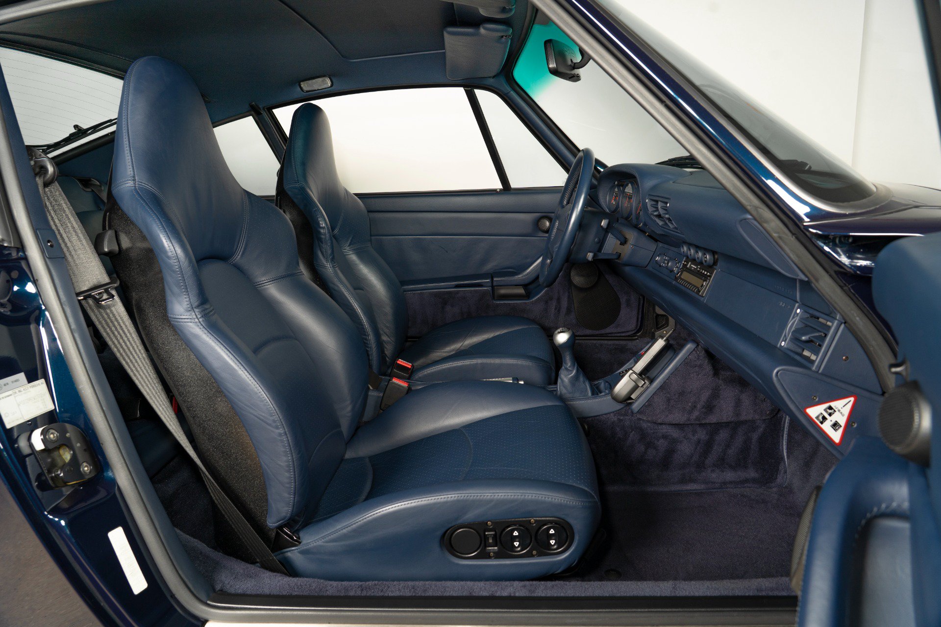 Used 1998 Porsche 911 image 28