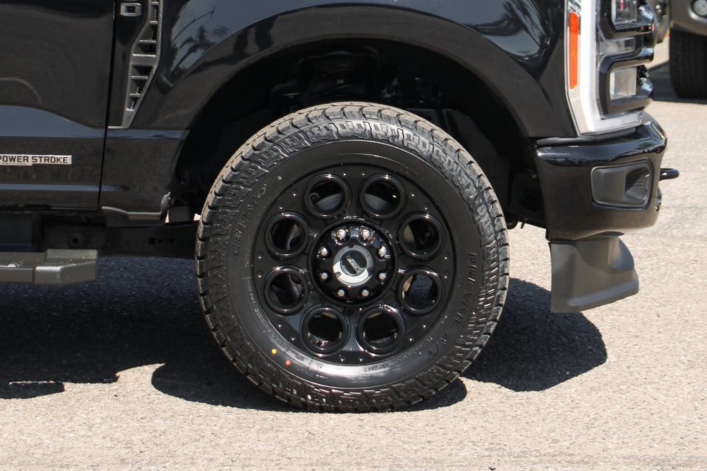 Used 2023 Ford F250 Lariat w/ Black Appearance Package image 44