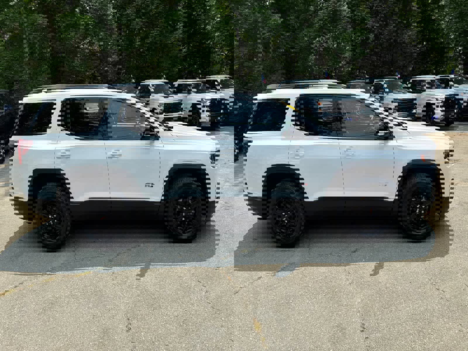 Used 2023 GMC Acadia AT4 image 7