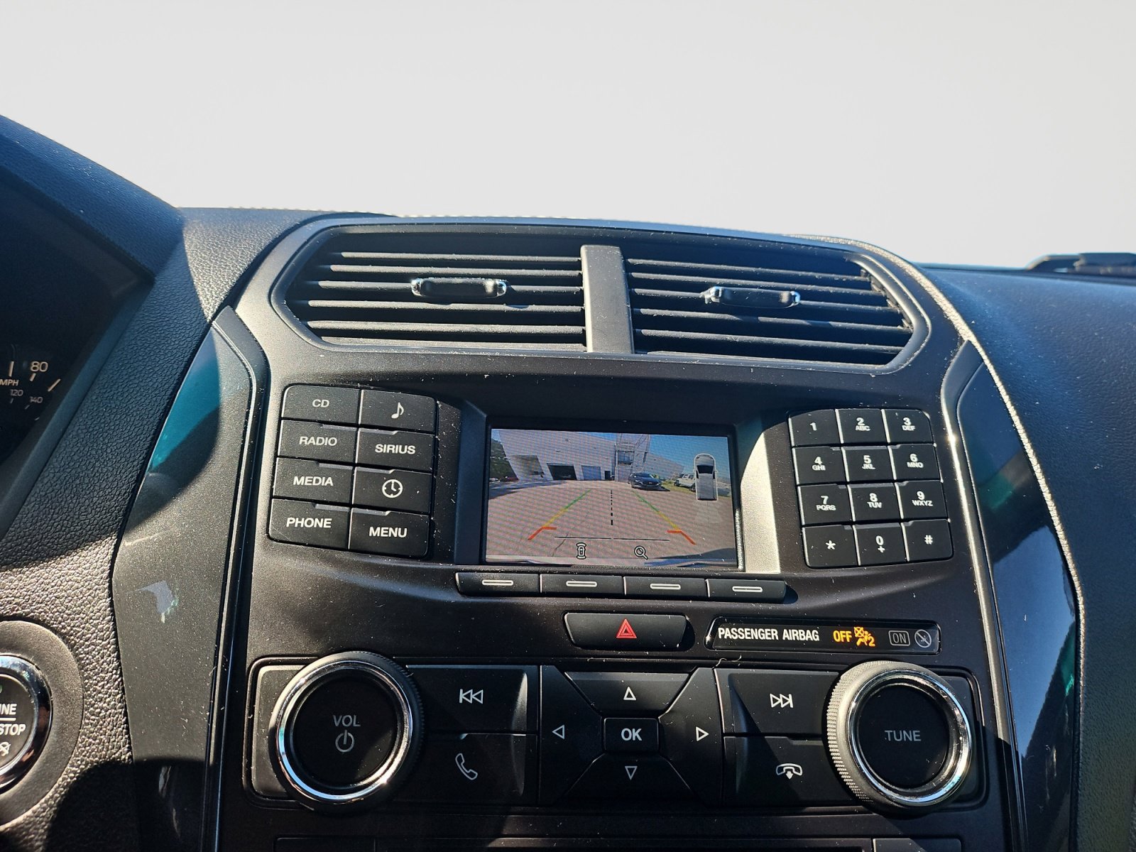 Used 2017 Ford Explorer XLT AWD/4WD image 26