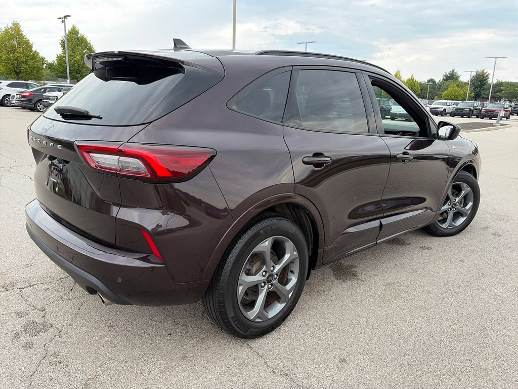 Used 2023 Ford Escape ST-Line w/ Tech Pack #1 FWD image 7
