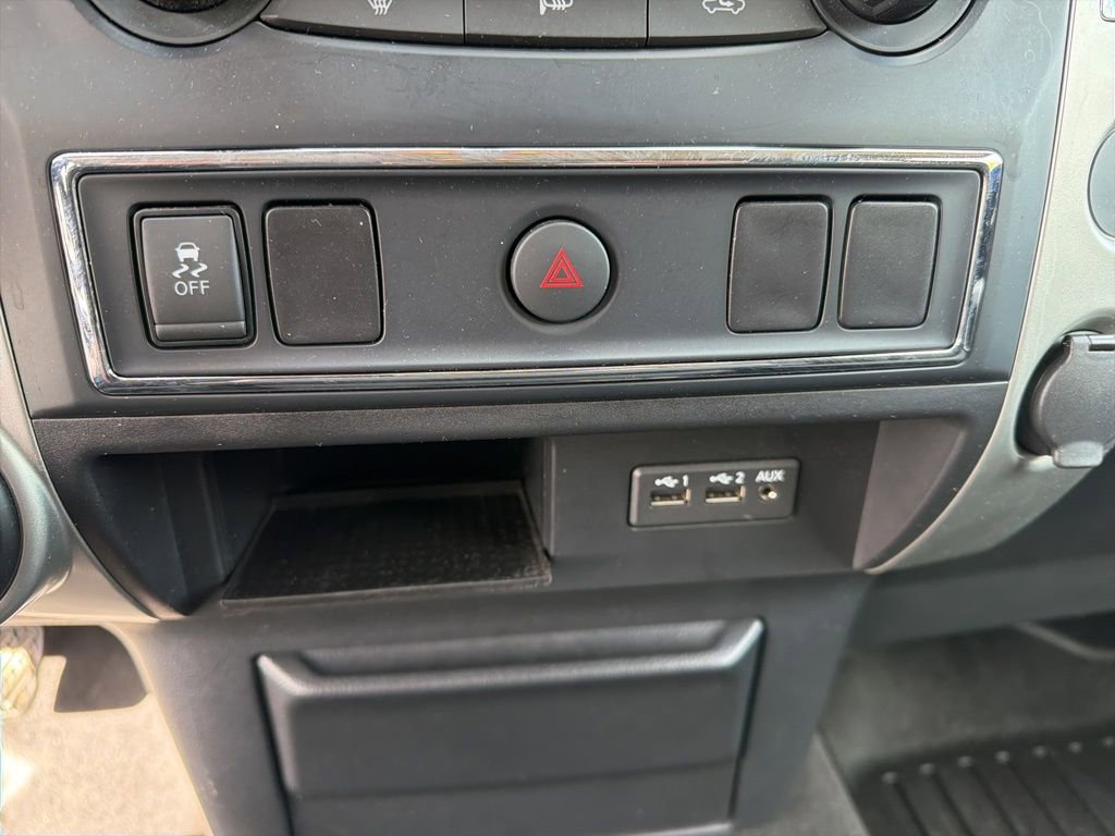 Used 2019 Nissan Titan SV image 22