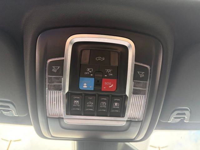 Used 2025 RAM 1500 Laramie AWD/4WD image 15