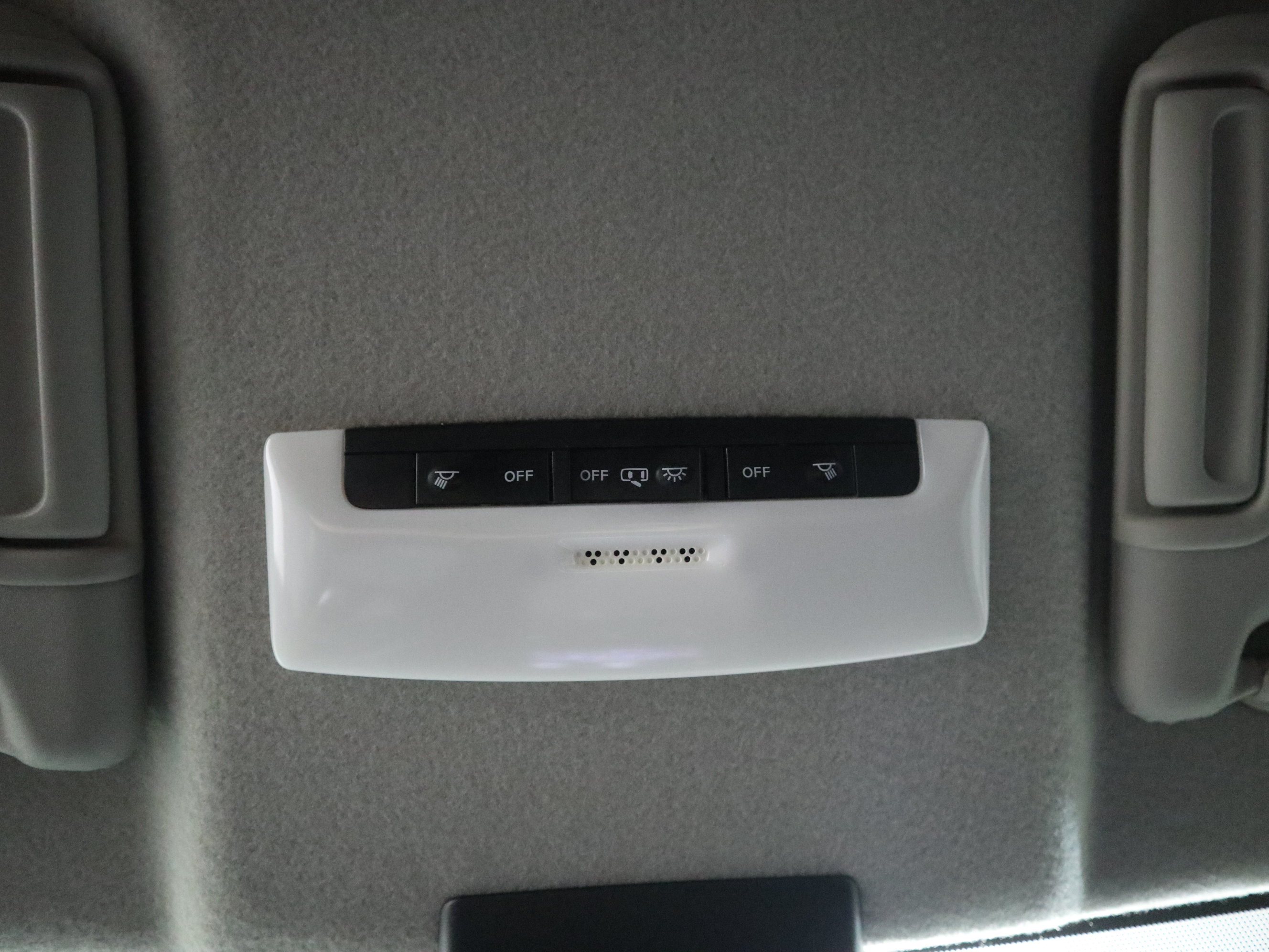 Used 2023 Nissan Kicks SV FWD image 34