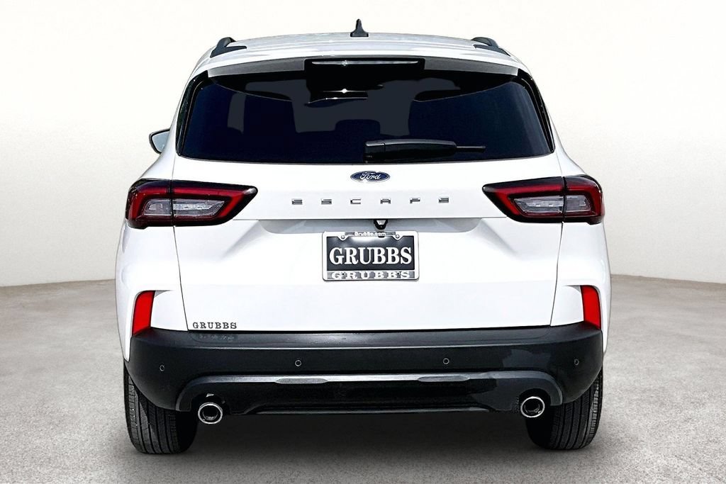 Used 2025 Ford Escape ST-Line w/ Tech Pack #1 FWD image 5
