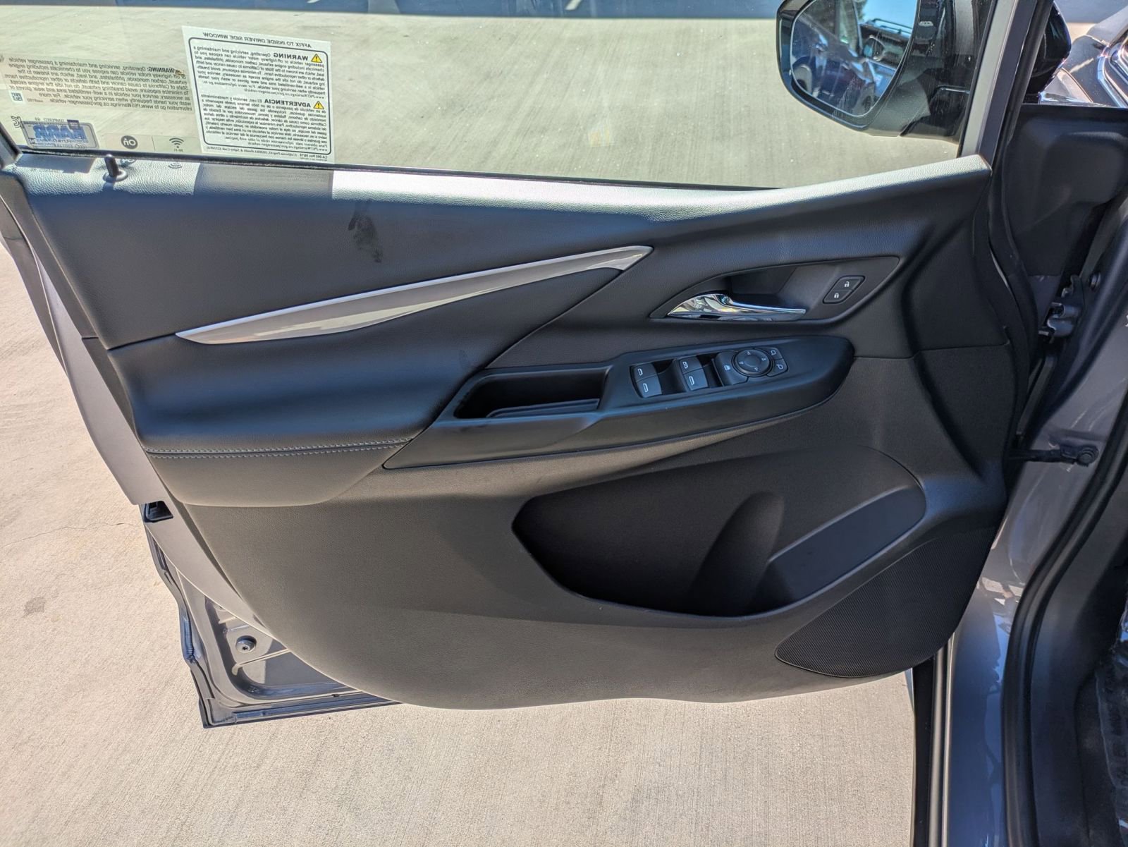 Used 2023 Chevrolet Bolt LT FWD image 10