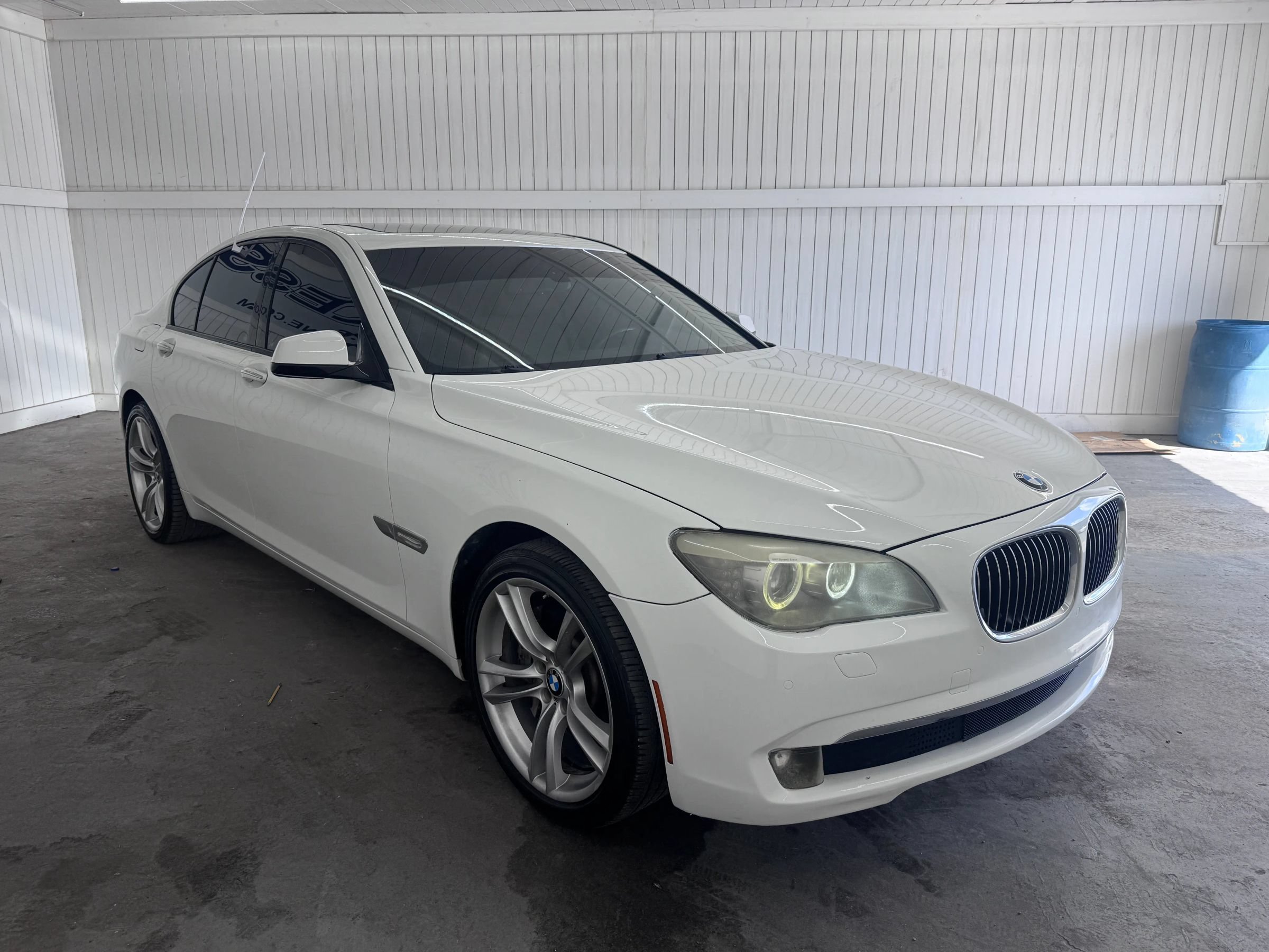 Used 2011 BMW 750i RWD image 3