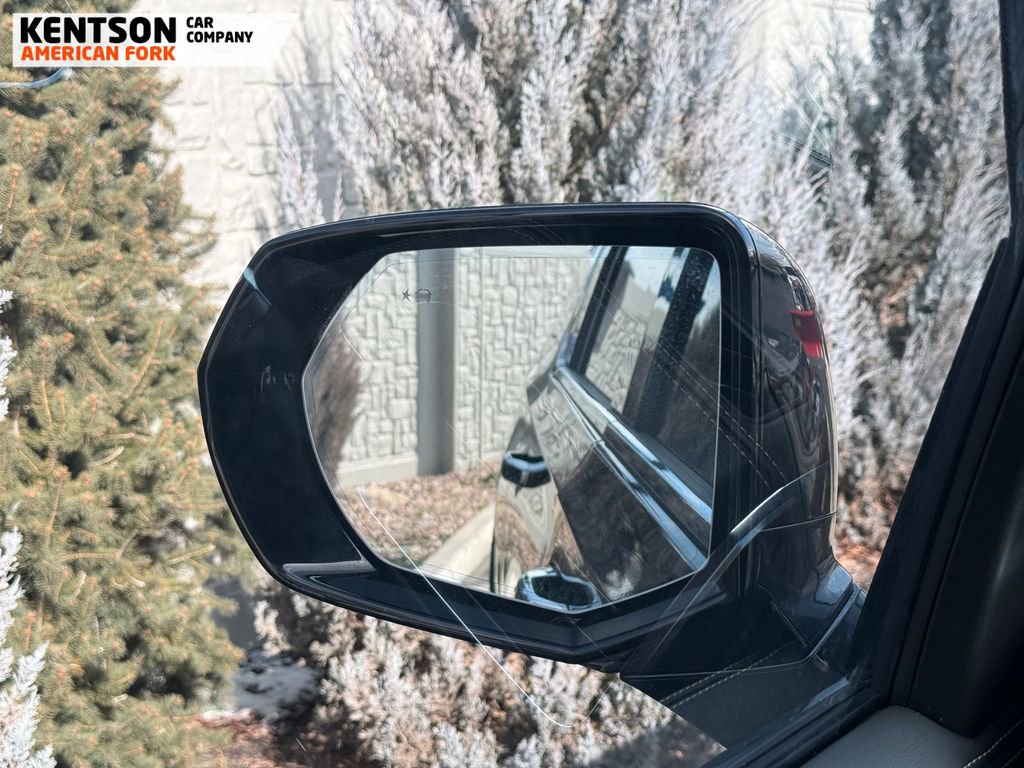 Used 2025 GMC Yukon XL Elevation image 27