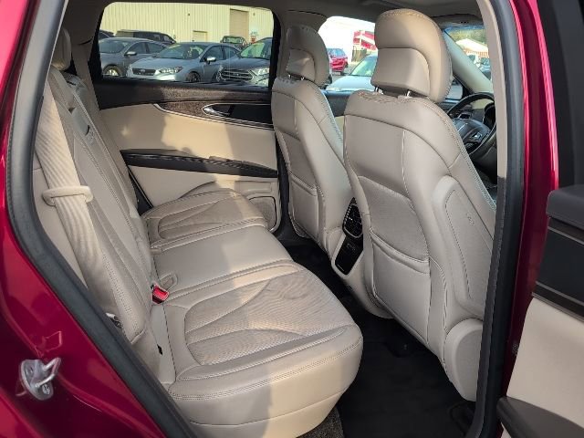 Used 2017 Lincoln MKX Reserve w/ Lincoln MKX Climate Package image 23