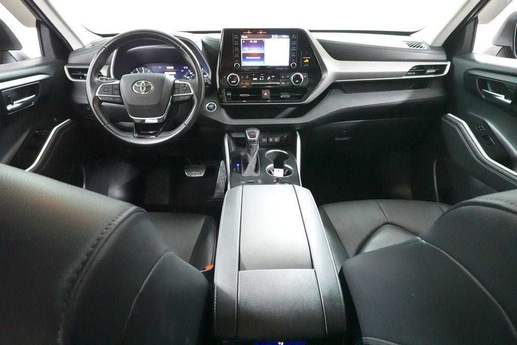 Used 2020 Toyota Highlander XLE AWD/4WD image 10