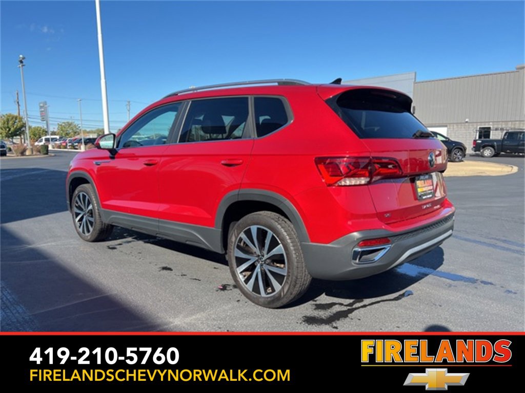 Used 2022 Volkswagen Taos SE w/ Panoramic Sunroof Package image 5
